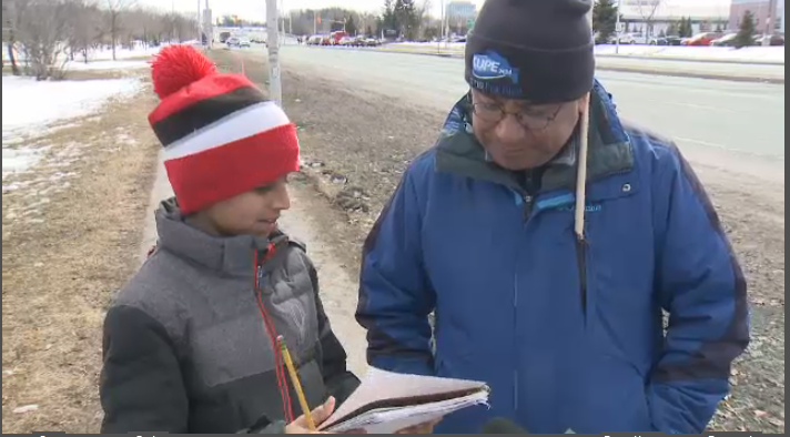 grade six students talk toCUPE Local 2424 members 