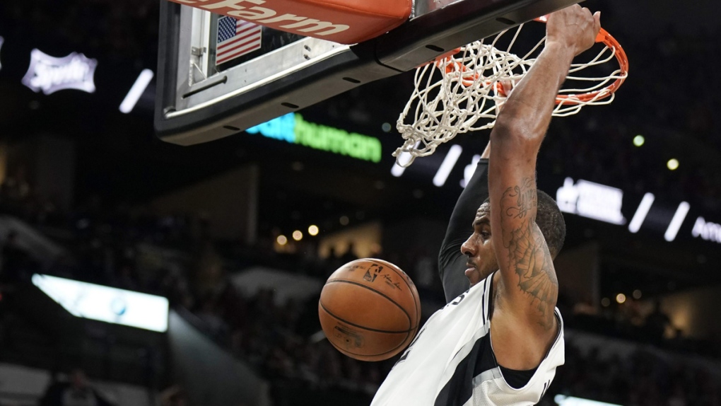 San Antonio Spurs forward LaMarcus Aldridge dunks 
