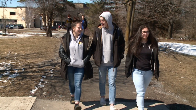 Students at l'Ecole secondaire Mont-Bleu.