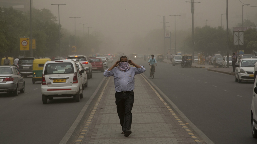 Dust and rain storm kills dozens in India