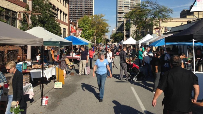The Downtown Windsor Farmers' Market in Windsor, Ont., on Oct. 7, 2017. (Chris Campbell / CTV Windsor)