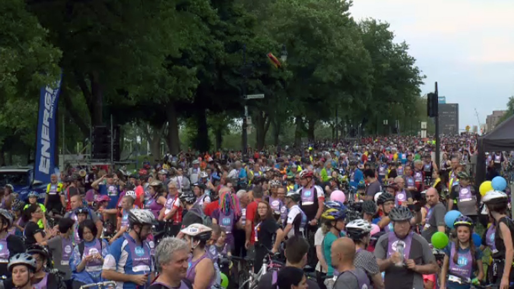 Tens of thousands of riders take part in the Tour de l'Ile every year