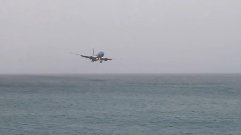 WestJet's missed approach in St. Maarten was caught on video. (Photo: YouTube/ATCPilot.com)