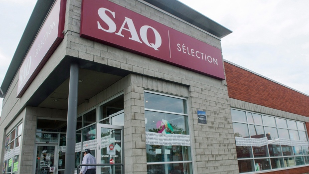 Karyawan SAQ diduga memukul pelanggan beberapa kali setelah ketidaksetujuan topeng, penyelidikan polisi sedang berlangsung