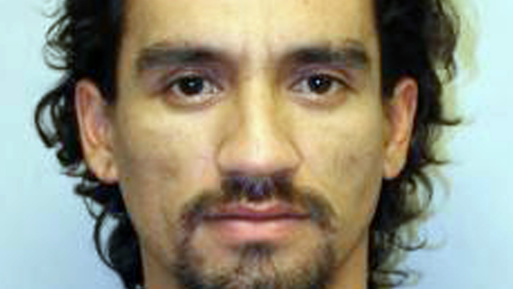 Hawaii police killer sought