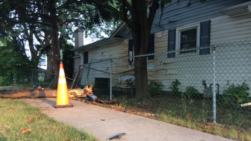 Emergency crews were dispatched to the area of Mulberry Road at Robinet Drive around 2 a.m. on Monday, Aug. 20, 2018. (Teresinha Medeiros / AM800)