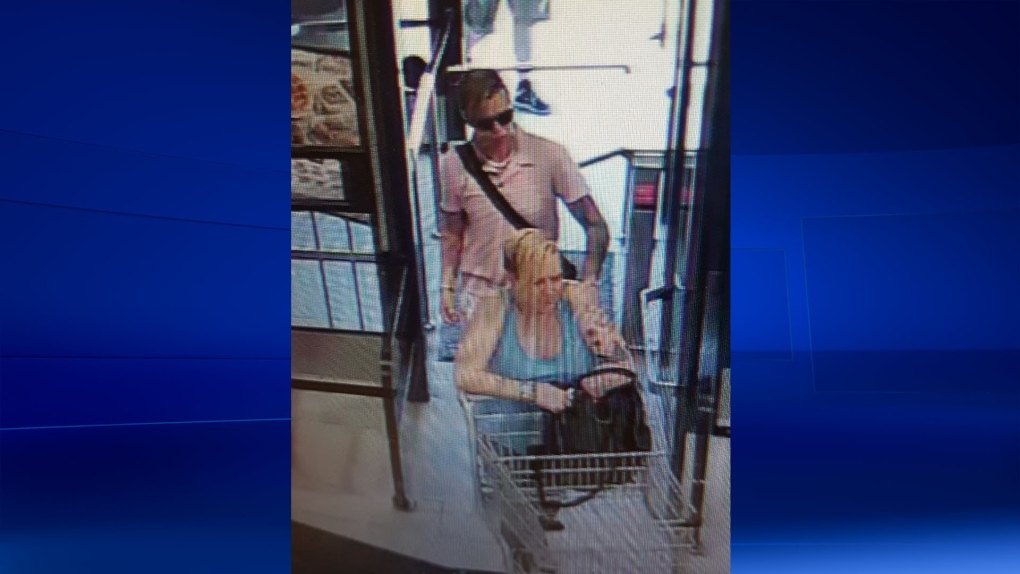 Purse theft suspects (Supplied)