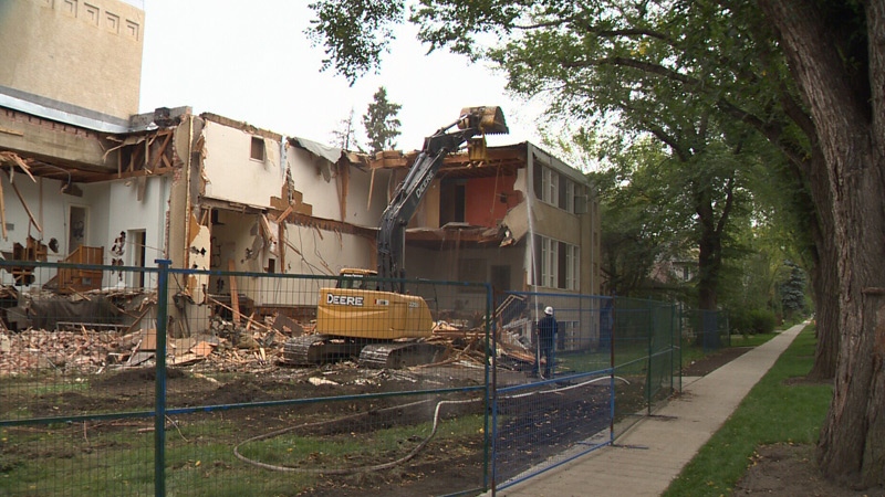 Crews tore down the Knox Metropolitan Church on 109 St. and 81 Ave. on Monday, August 27, 2018.