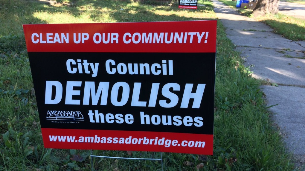 Ambassador Bridge Signs for Homes