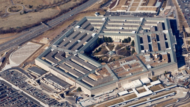 Coronavirus: Pentagon diblokir dari menghukum segel Angkatan Laut AS yang menolak vaksin