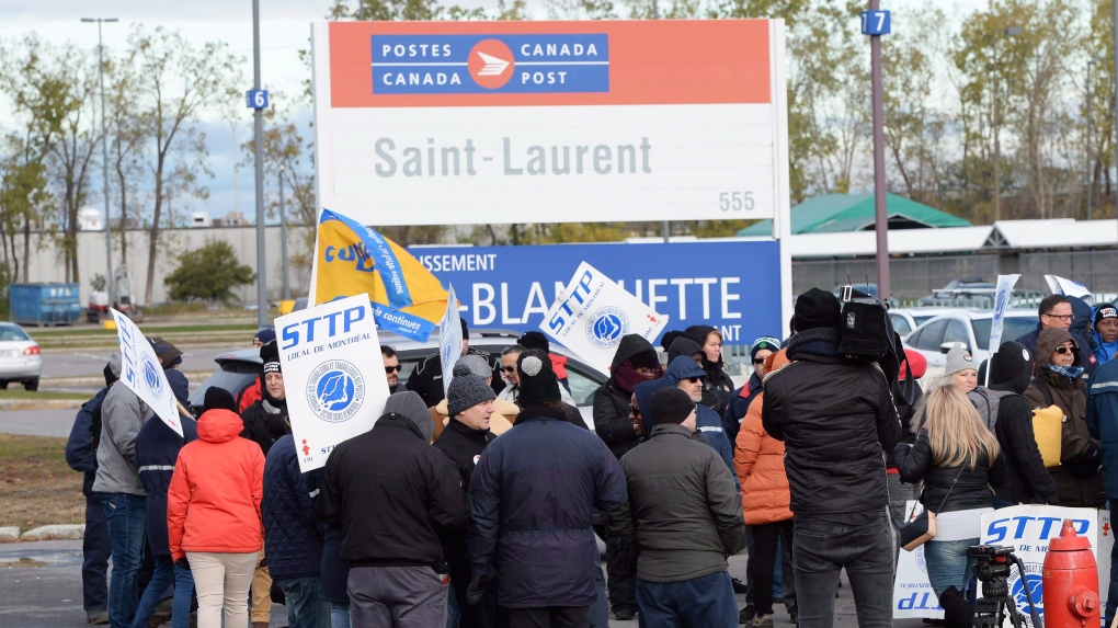 Striking Canada Post workers 