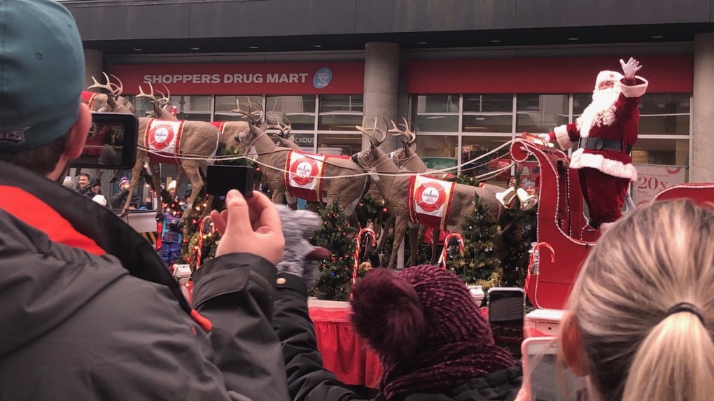 Santa Claus arrives in downtown Ottawa