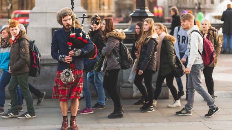 A municipal bylaw in Victoria bans people from playing bagpipes "at the same time as another street entertainer whose performance includes bagpipes." (Negative Space / Pexels)