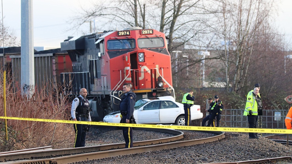 train, car collision