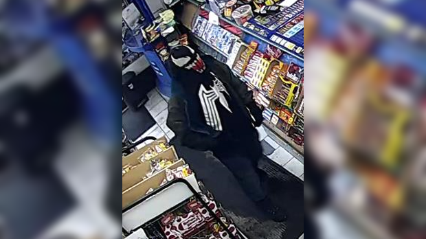 Man robs convenience store