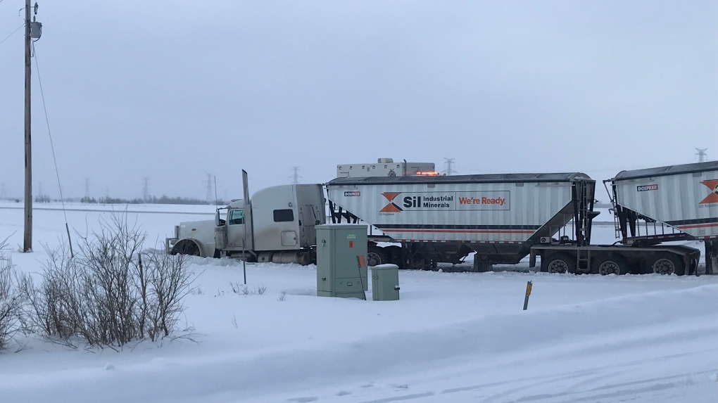 crash near Fort Saskatchewan 