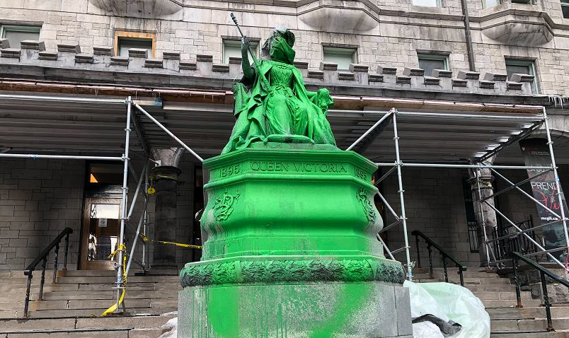 Queen victoria statue vandalized