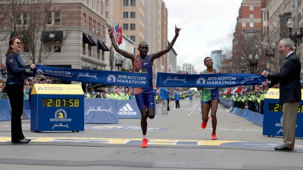 Kenya's Cherono wins men's Boston Marathon in sprint to tape | CTV News