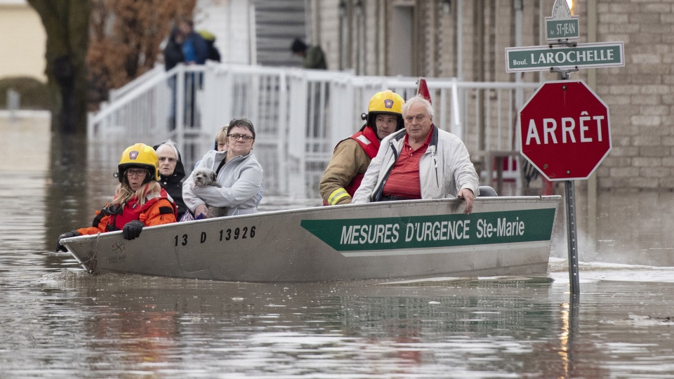 Hundreds of Canadian troops deployed to flood zones in Quebec and N.B ...