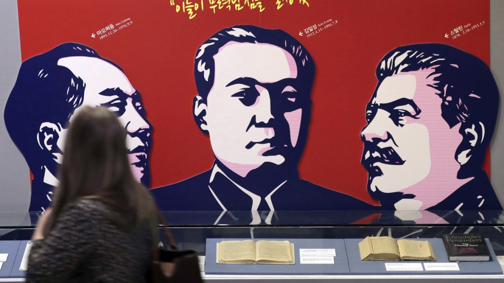 Depicting Mao Zedong, Kim Il Song, Joseph Stalin