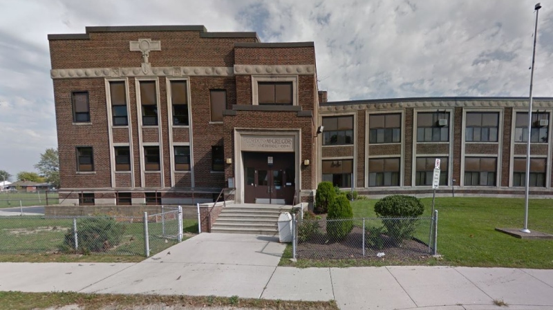 The city is asking close to $900,000 for the former Gordon McGregor Public Elementary School in Windsor, Ont. (Courtesy Google Maps)