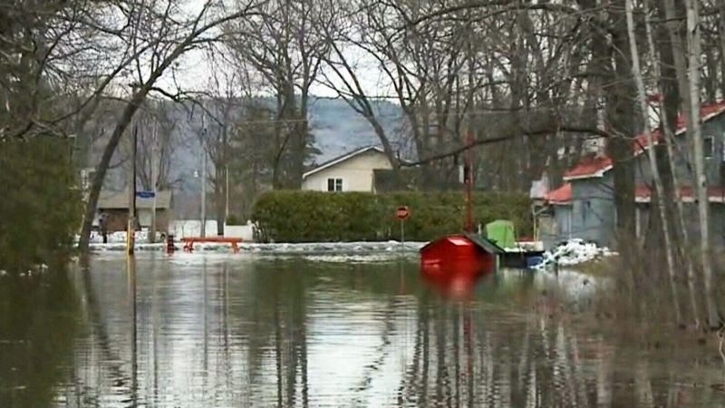 Flooding closes main road in Constance Bay