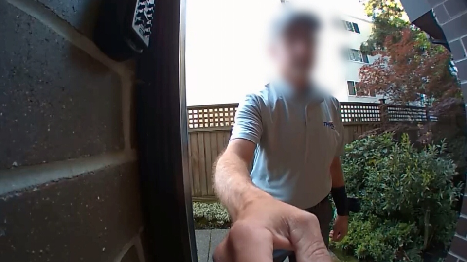 Delivery man urinates on customer doorstep
