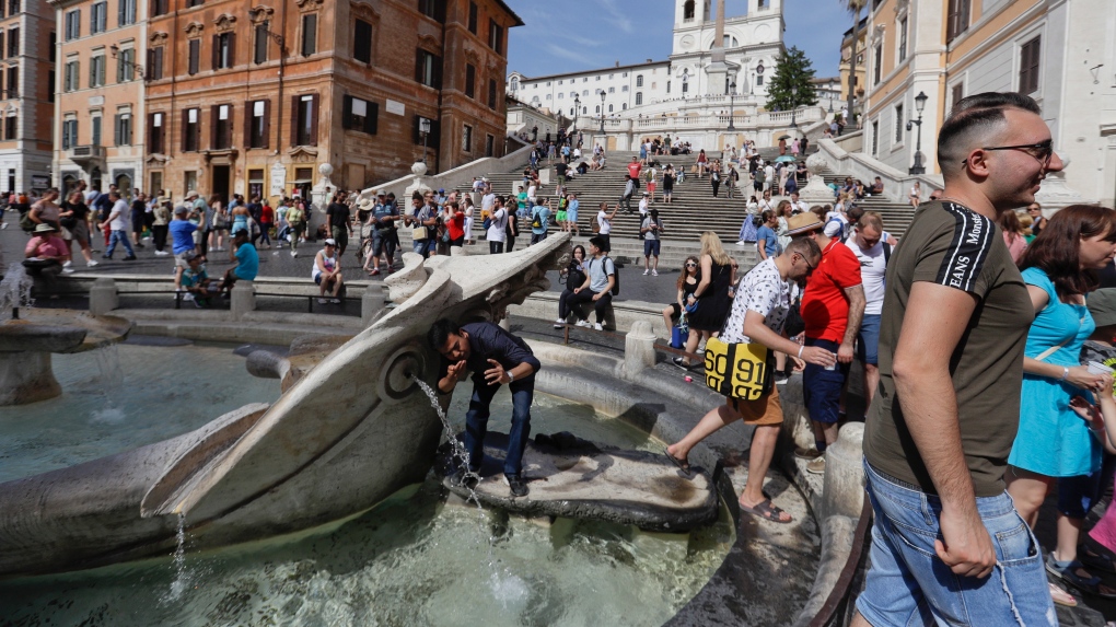 Rome Threatens To Ban Tourists For Bad Behaviour Ctv News