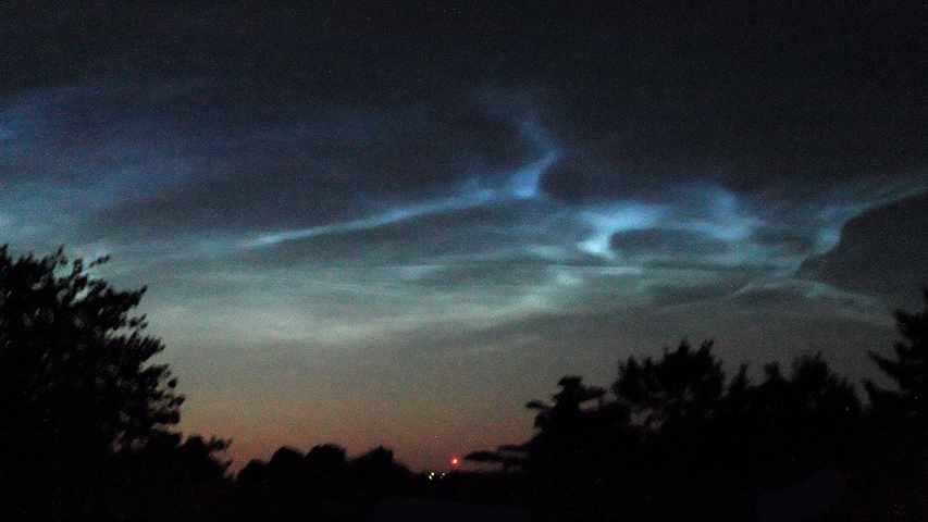 noctiluscent clouds