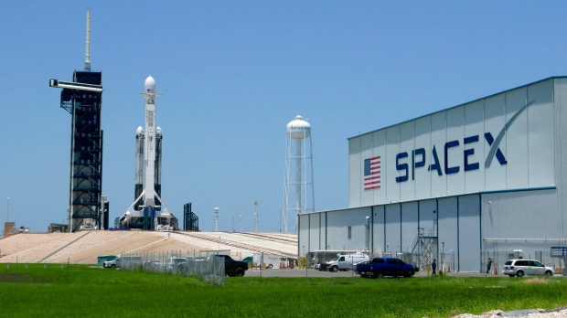 Tidak ada toilet untuk kru SpaceX yang kembali, terjebak menggunakan popok