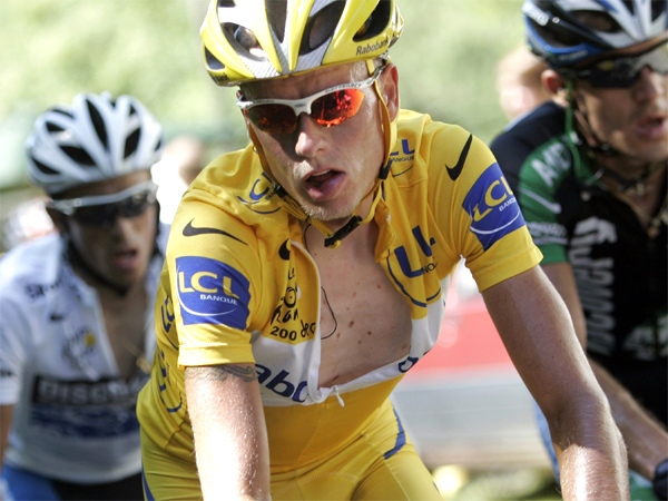 Michael Rasmussen climbs the ascent of the Aubisque pass during the 16th stage of the Tour de France on Wednesday, July 25, 2007. (AP / Christophe Ena)