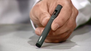 Vape pens and cartridges won't be hitting the shelves in Alberta this month after the province said it is holding off, pending a review. 