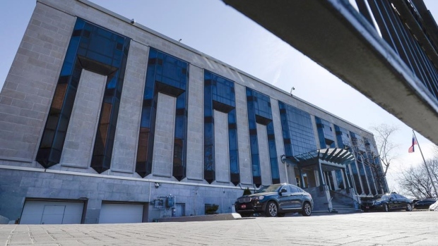 Russie : la GRC enquête sur une attaque présumée contre l’ambassade d’Ottawa
