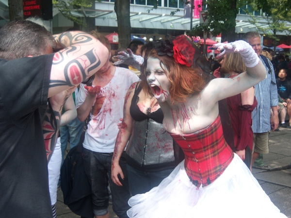 Thousands of Vancouverites gathered at the Vancouver Art Gallery for the fifth annual Zombie Walk. August 15, 2009. (Andrew Weichel/CTV)