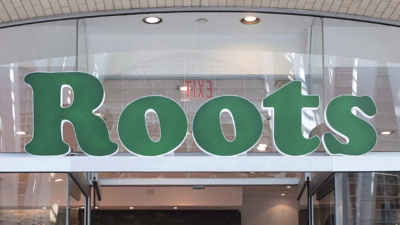 The storefront of a Roots location in Toronto is pictured on September 14 , 2017. (THE CANADIAN PRESS/Chris Young)