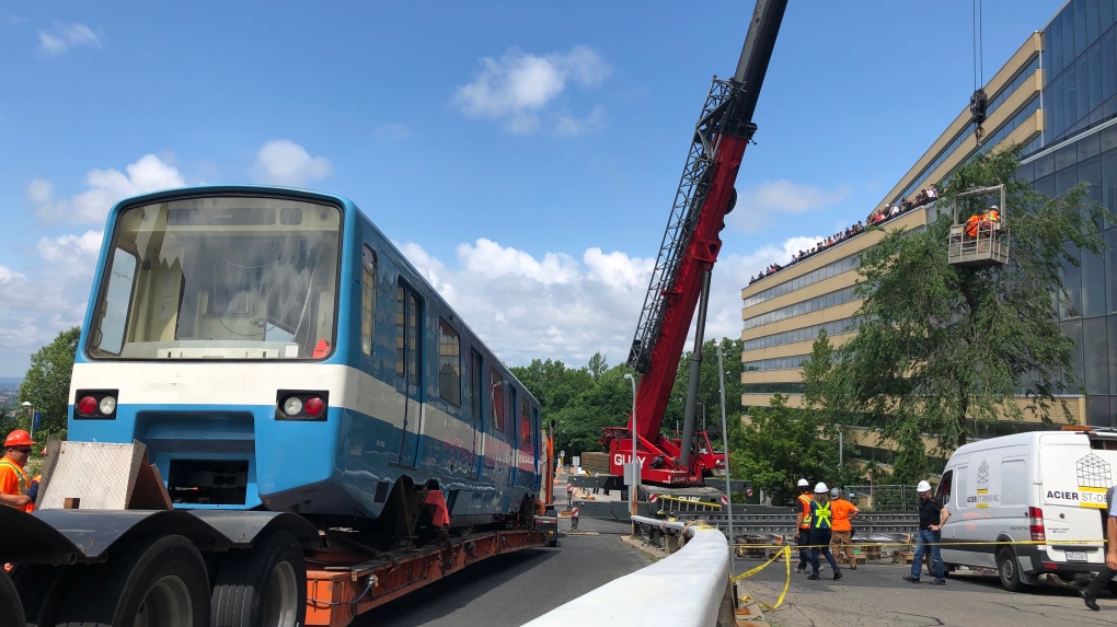 Retired metro car arrives at Ecole Polytechnique