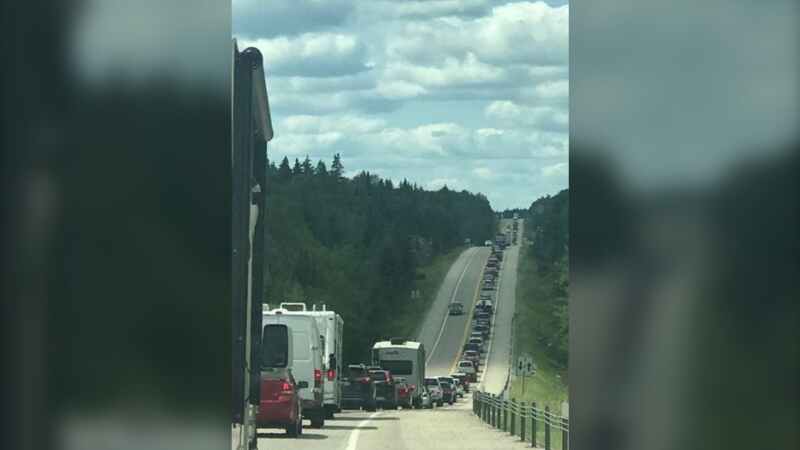 A collision between Falcon Lake and West Hawk Lake caused a long lineup of traffic Sunday afternoon. (Source: Geoff Gambee)