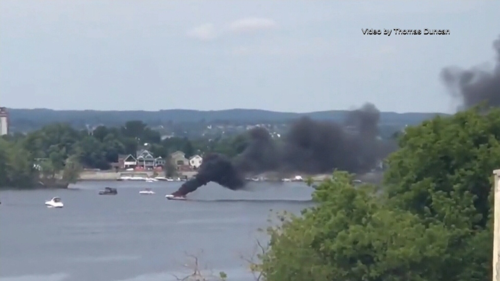Boat catches fire on the Ottawa River
