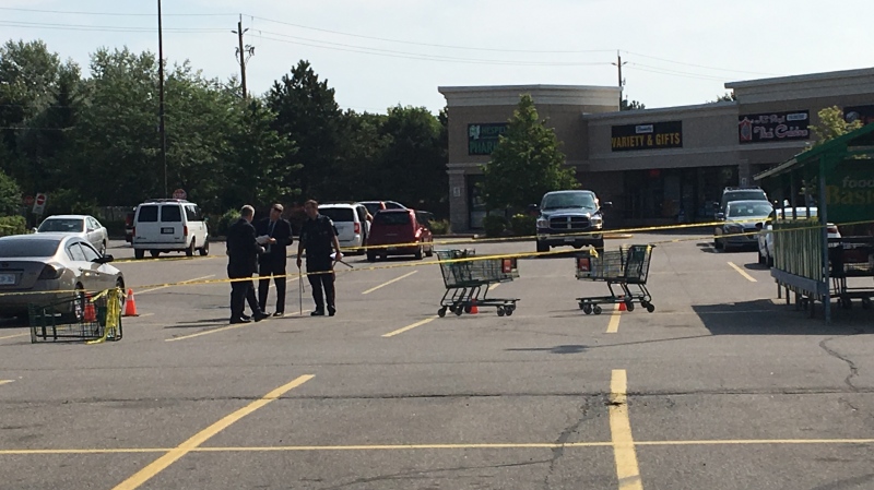 Police continue to investigate a fatal shooting at a plaza in Cambridge (Daryl Morris / CTV Kitchener) 