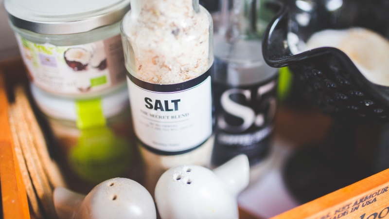 An analysis of nearly 400,000 packaged food and drink products has found that Canadian items are the highest in sodium content while containing the lowest amount of saturated fats. (Kaboompics / Pexels)