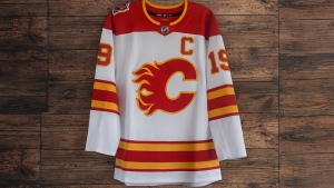 wear 1989 throwback at Heritage Classic 