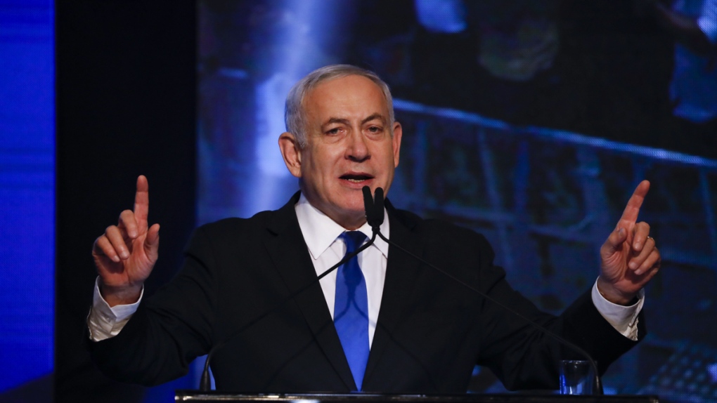 Benjamin Netanyahu addressees his supporters