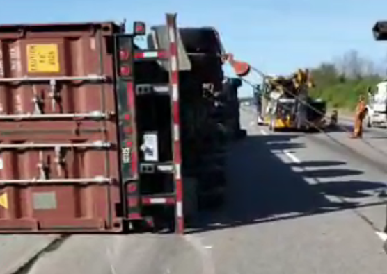 Transport truck rollover in Puslinch 