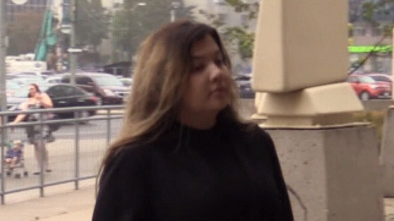 Daniella Leis is seen walking into the London Courthouse on Wednesday, Oct. 2, 2019. (Gerry Dewan / CTV London)

