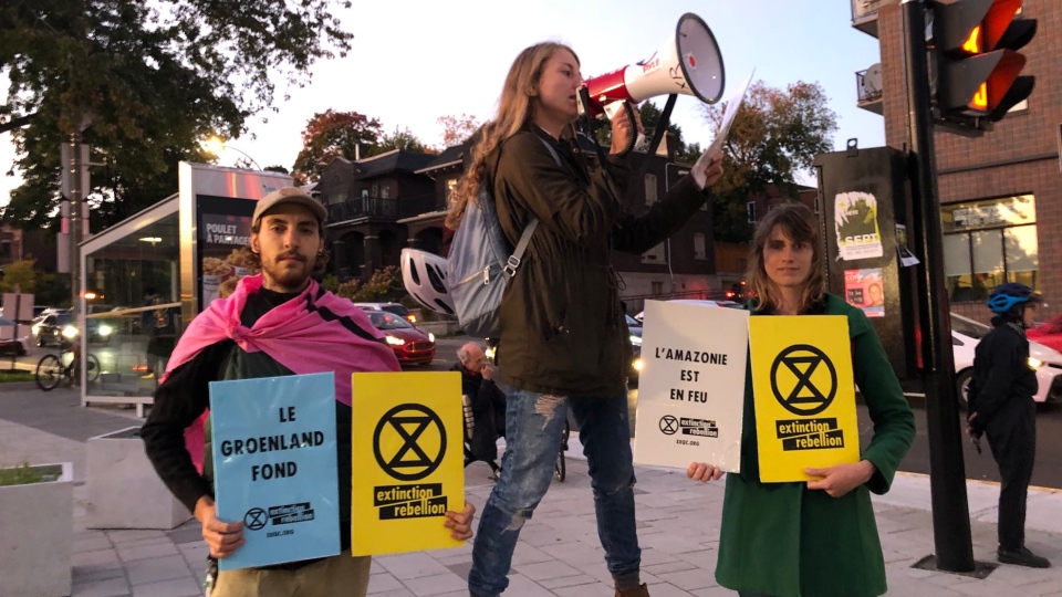 Climate protesters demonstrate in NDG Thursday 