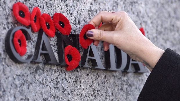 Quebec menghormati veteran Kanada pada Hari Peringatan