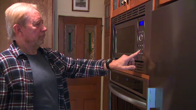 Gary Hofman spent nearly $1000 fixing his $400 microwave. (CTV News Toronto)