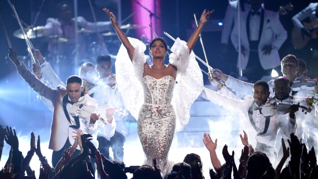 Toni Braxton performs "Unbreak My Heart" at the American Music Awards on Sunday, Nov. 24, 2019, at the Microsoft Theater in Los Angeles. (Photo by Chris Pizzello/Invision/AP)