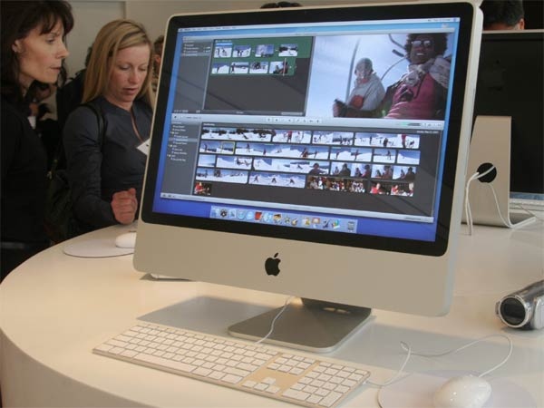 The new Apple iMac desktop computer sits on display at Apple headquarters, Tuesday, Aug. 7, 2007 in Cupertino, Calif. (AP / George Nikitin)
