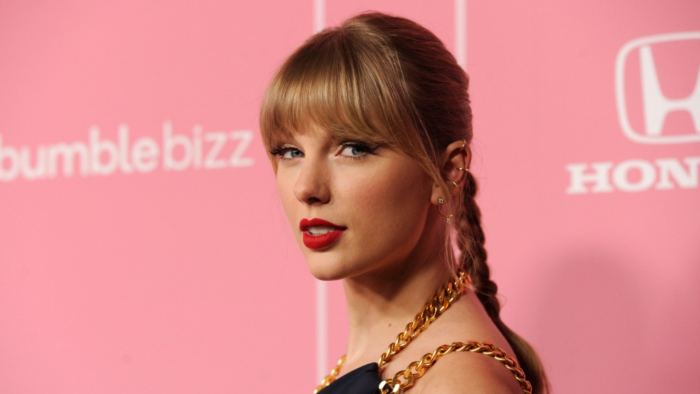Taylor Swift Calls Out Scooter Braun During Billboard Speech